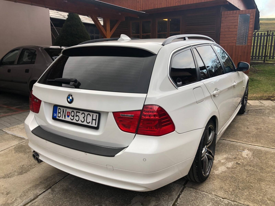 6E27FB99-1979-4BA8-A95D-ACBB5FF6C288