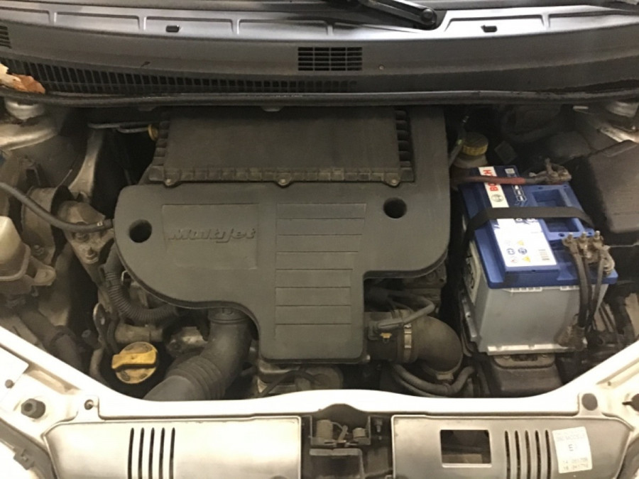 max-YJ66536_7418123c3402825758b2001a8ad965f8