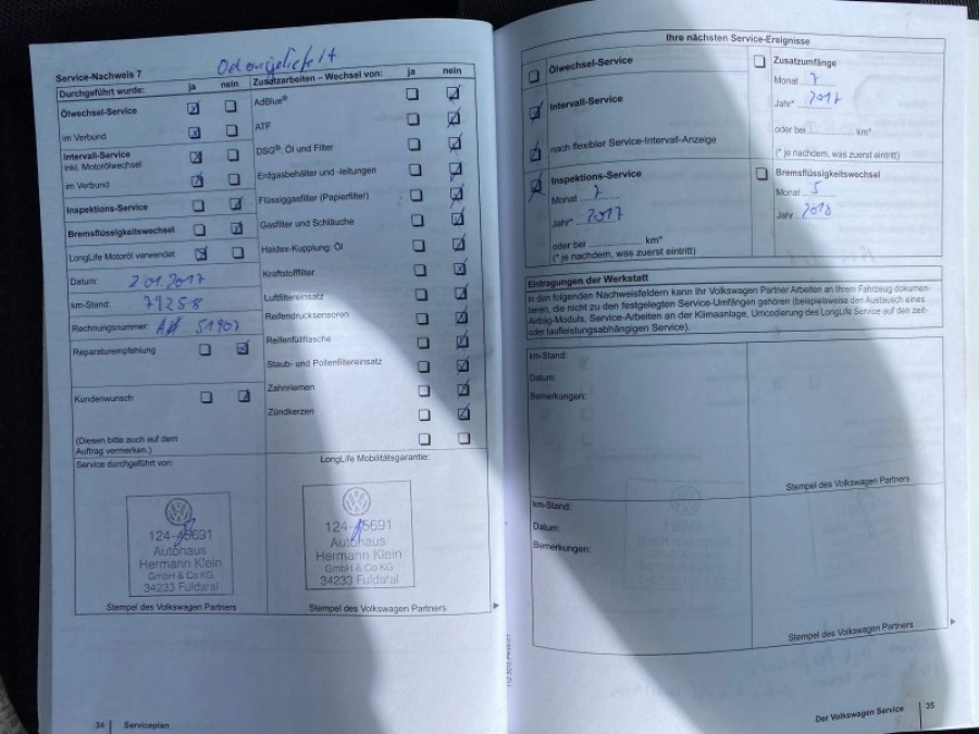 max-d2ff9a87_service_book