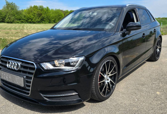 Audi A3 Sportback 1.6 TDI Attraction AUTOMAT