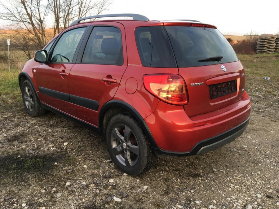 Suzuki SX4 1.6 Manuál 5st. 4x4 LIMITED + sezónne prezutie