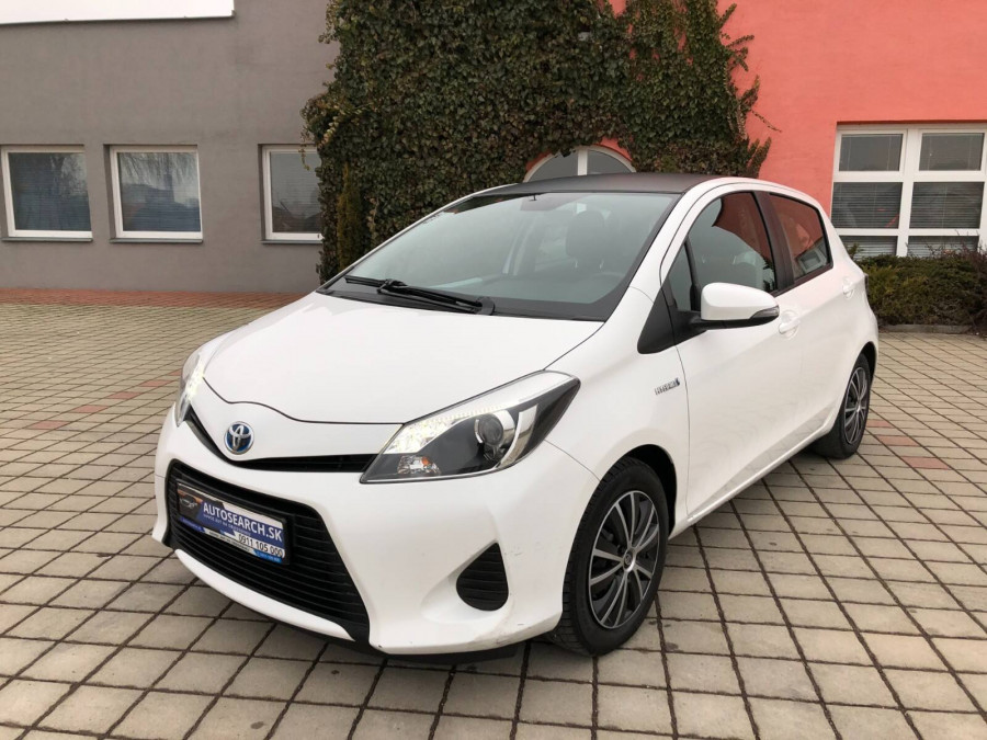 Toyota Yaris 1.5 Automat HYBRID LIFE 2013 + sezónne prezutie