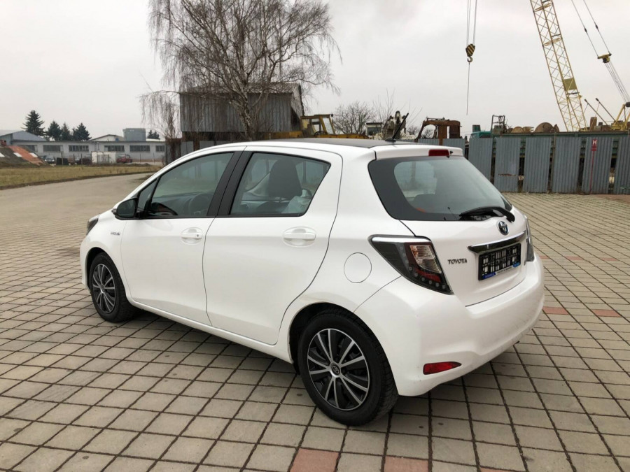 Toyota Yaris 1.5 Automat HYBRID LIFE 2013 + sezónne prezutie