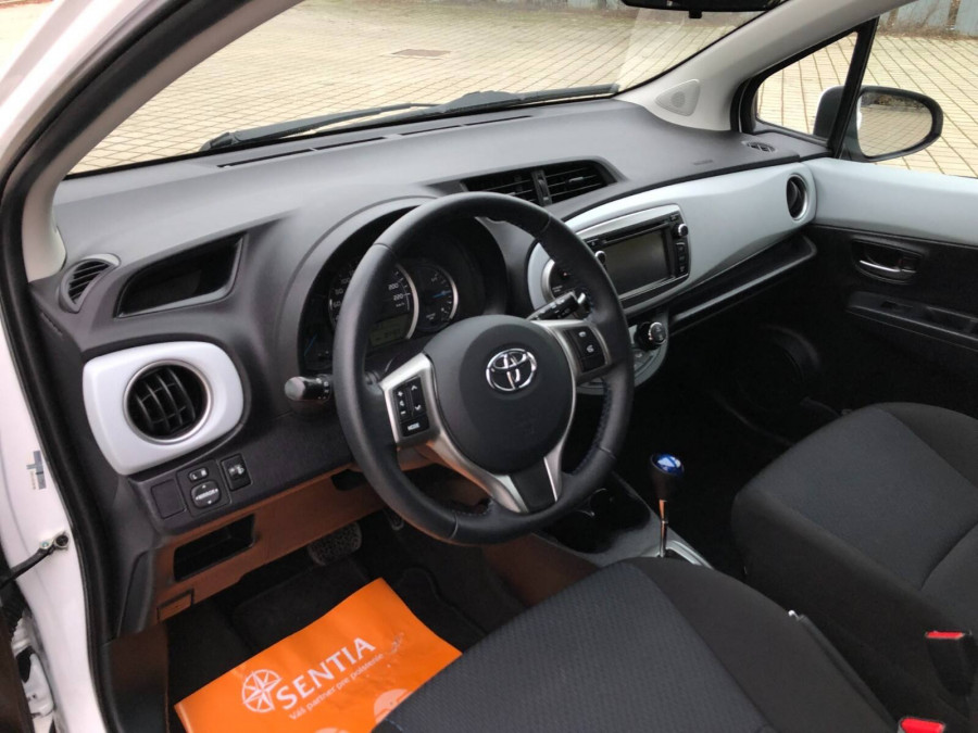 Toyota Yaris 1.5 Automat HYBRID LIFE 2013 + sezónne prezutie