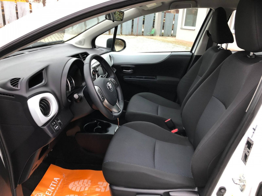 Toyota Yaris 1.5 Automat HYBRID LIFE 2013 + sezónne prezutie