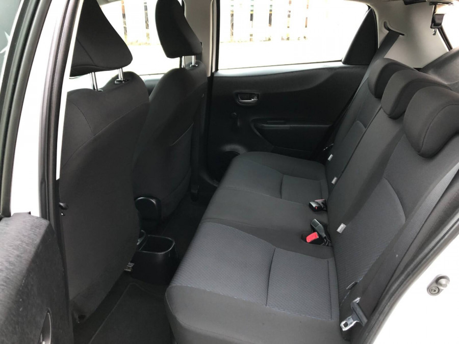 Toyota Yaris 1.5 Automat HYBRID LIFE 2013 + sezónne prezutie