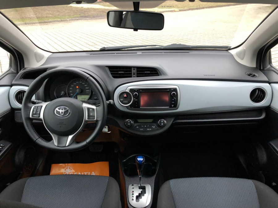 Toyota Yaris 1.5 Automat HYBRID LIFE 2013 + sezónne prezutie