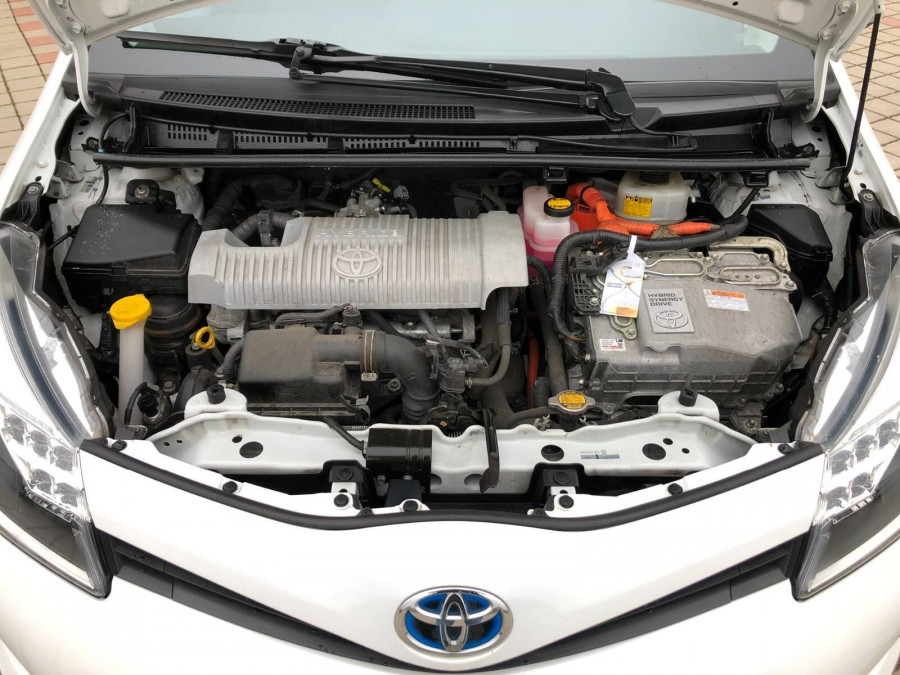 Toyota Yaris 1.5 Automat HYBRID LIFE 2013 + sezónne prezutie