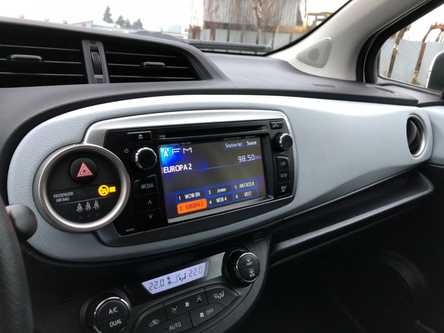 Toyota Yaris 1.5 Automat HYBRID LIFE 2013 + sezónne prezutie