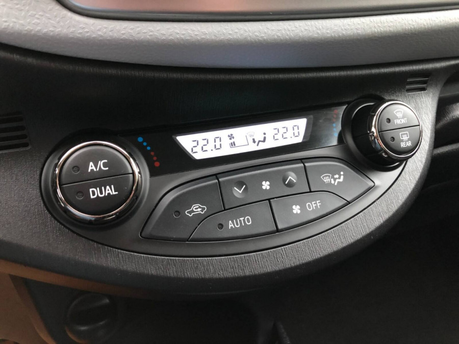 Toyota Yaris 1.5 Automat HYBRID LIFE 2013 + sezónne prezutie