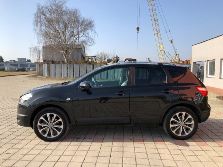 Nissan Qashqai 2.0 Automat • Tekna• 4x4 • 1.majiteľ