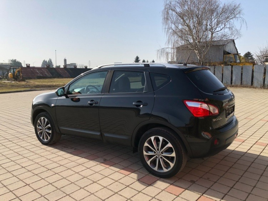 Nissan Qashqai 2.0 Automat • Tekna• 4x4 • 1.majiteľ
