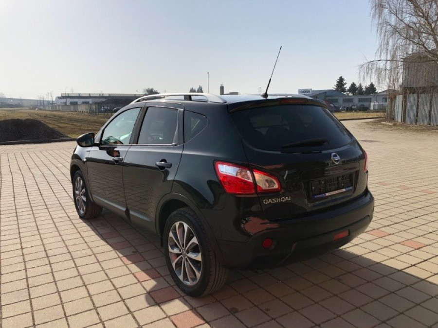 Nissan Qashqai 2.0 Automat • Tekna• 4x4 • 1.majiteľ