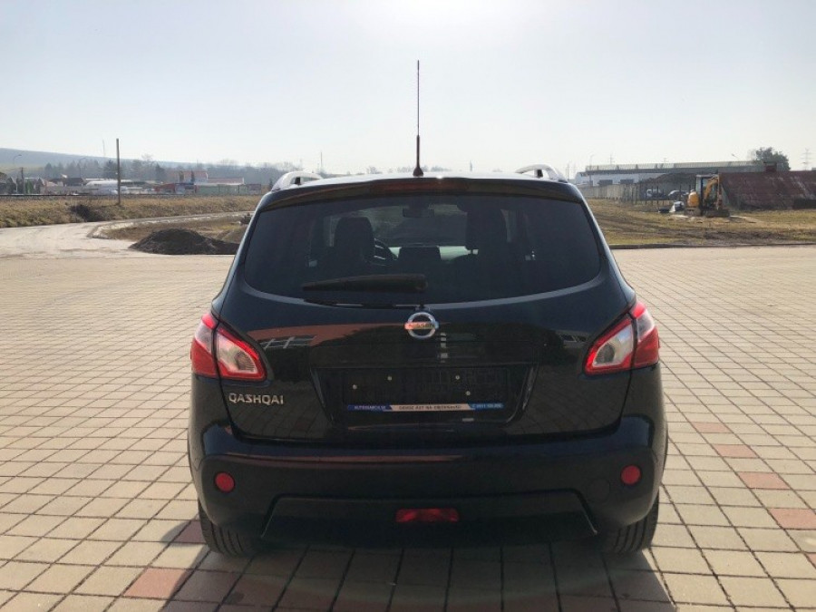 Nissan Qashqai 2.0 Automat • Tekna• 4x4 • 1.majiteľ