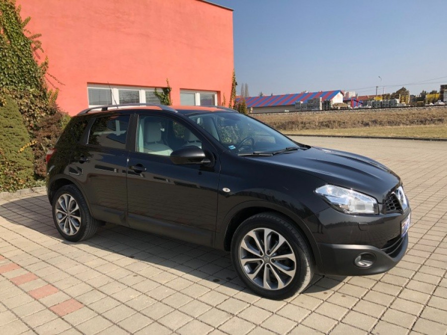 Nissan Qashqai 2.0 Automat • Tekna• 4x4 • 1.majiteľ