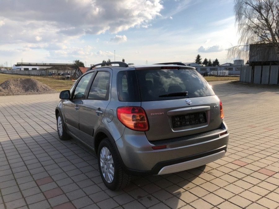 Suzuki Sx4 1.6 Automat • COMFORT•  Keyless → sezónne prezutie 