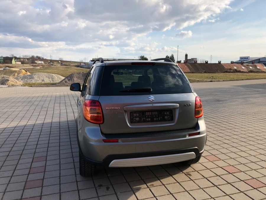 Suzuki Sx4 1.6 Automat • COMFORT•  Keyless → sezónne prezutie 