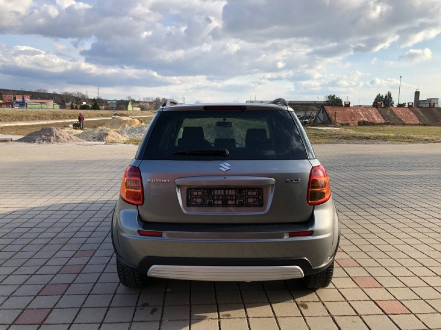 Suzuki Sx4 1.6 Automat • COMFORT•  Keyless → sezónne prezutie 