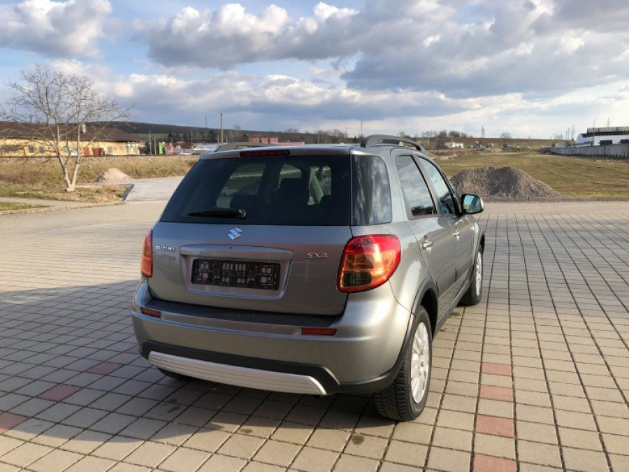 Suzuki Sx4 1.6 Automat • COMFORT•  Keyless → sezónne prezutie 