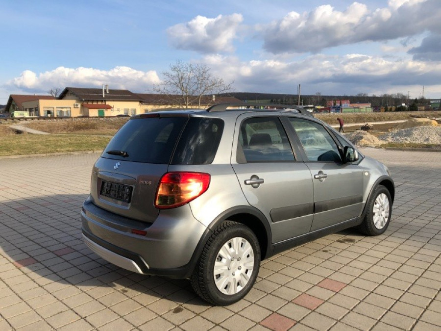 Suzuki Sx4 1.6 Automat • COMFORT•  Keyless → sezónne prezutie 