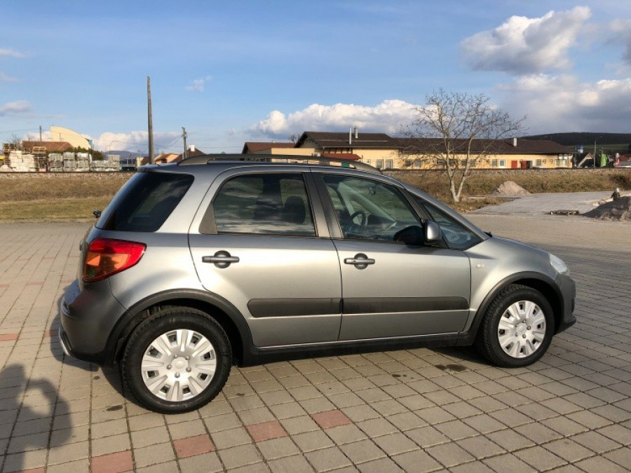 Suzuki Sx4 1.6 Automat • COMFORT•  Keyless → sezónne prezutie 