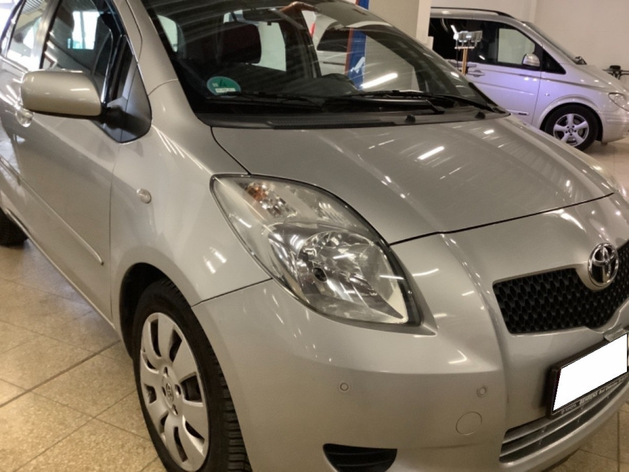Toyota Yaris 1.3 VVT-i Automat SOL → parkovacie senzory