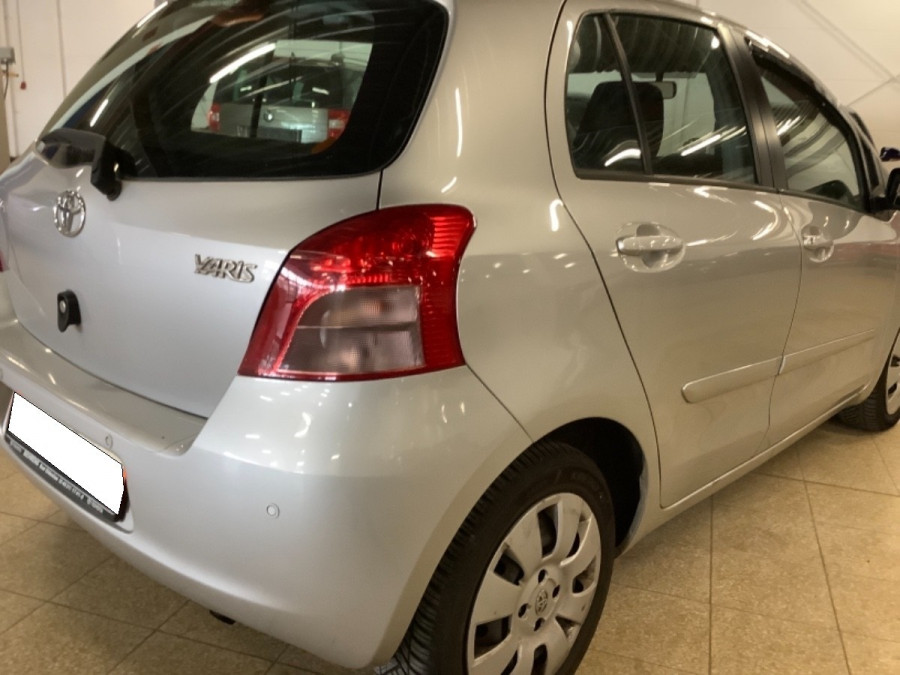 Toyota Yaris 1.3 VVT-i Automat SOL → parkovacie senzory