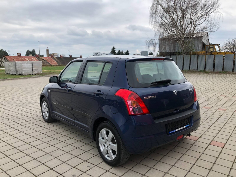 Suzuki Swift 1.3 Automat •COMFORT•  Navigácia → cúvacie senzory