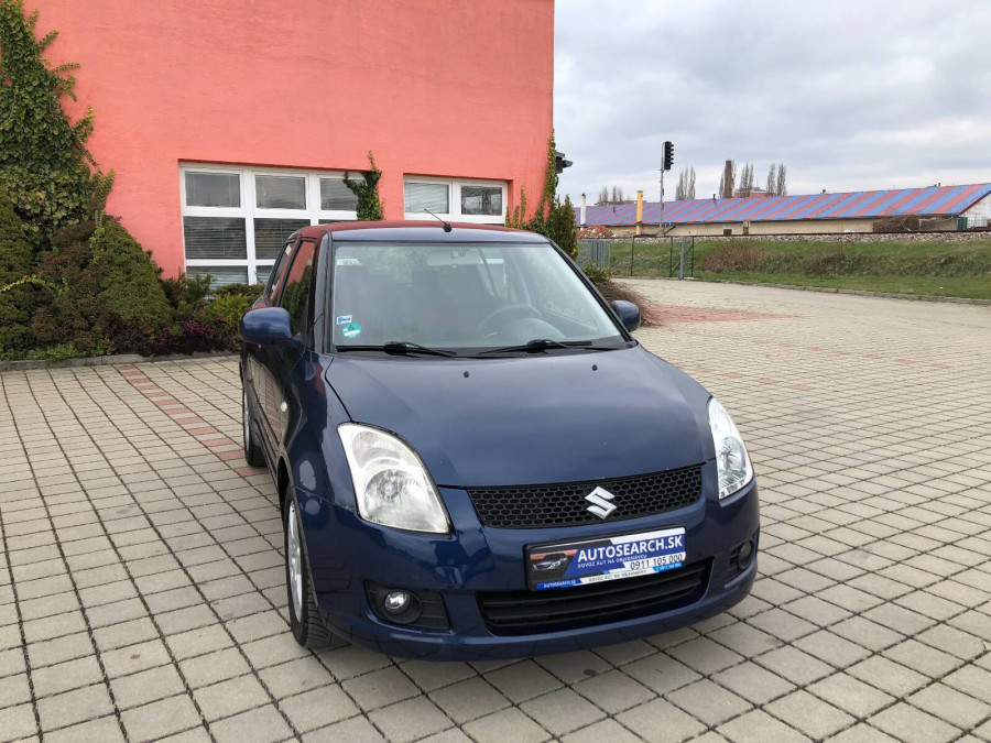 Suzuki Swift 1.3 Automat •COMFORT•  Navigácia → cúvacie senzory