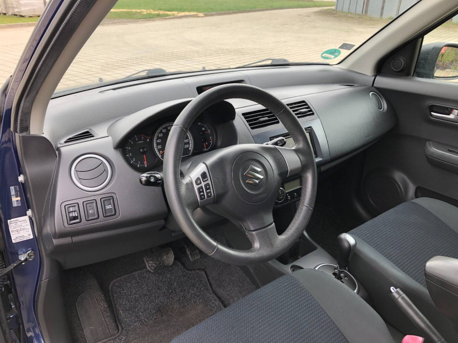 Suzuki Swift 1.3 Automat •COMFORT•  Navigácia → cúvacie senzory