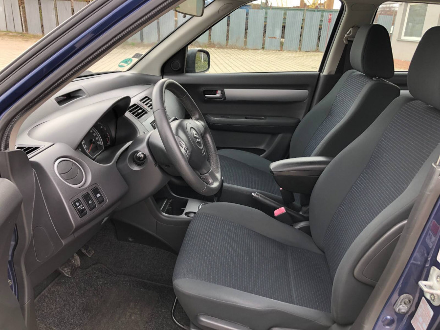 Suzuki Swift 1.3 Automat •COMFORT•  Navigácia → cúvacie senzory