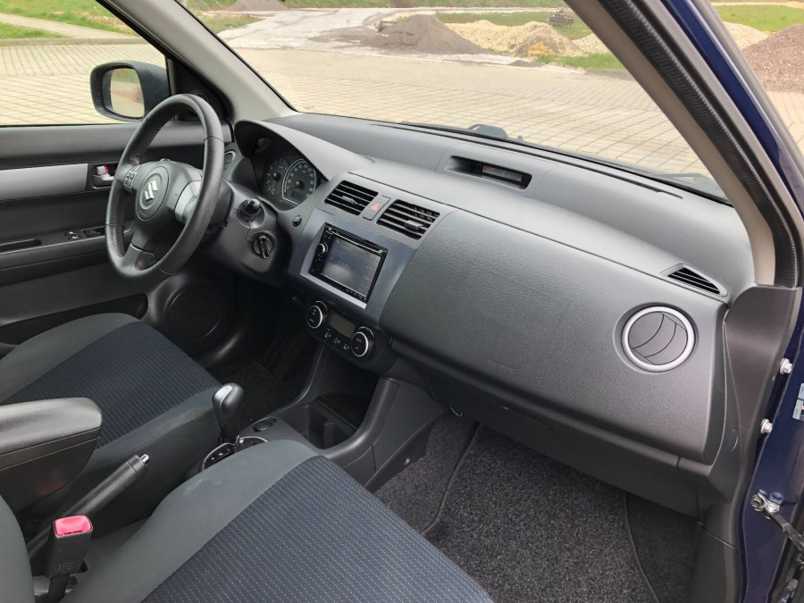 Suzuki Swift 1.3 Automat •COMFORT•  Navigácia → cúvacie senzory
