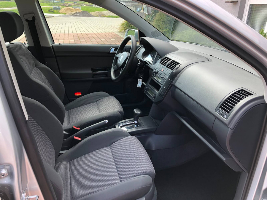 Volkswagen Polo 1.4 16V Automat •COMFORTLINE• → sezónne prezutie