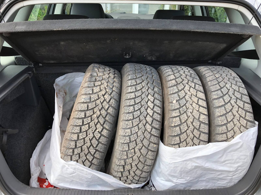 Volkswagen Polo 1.4 16V Automat •COMFORTLINE• → sezónne prezutie