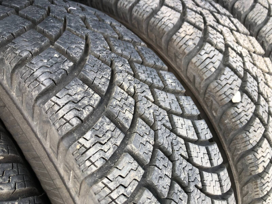 Volkswagen Polo 1.4 16V Automat •COMFORTLINE• → sezónne prezutie