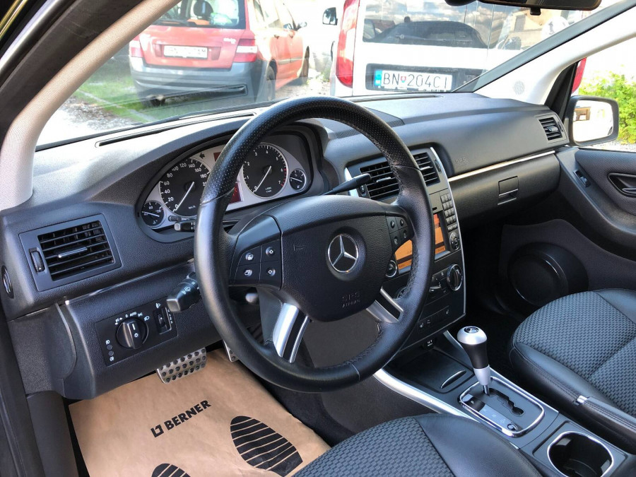 Mercedes Benz B 200 Automat •STANDARD•  Navigácia → sezónne prezutie