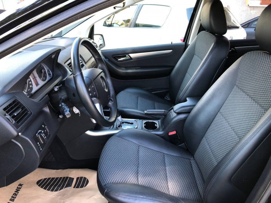 Mercedes Benz B 200 Automat •STANDARD•  Navigácia → sezónne prezutie