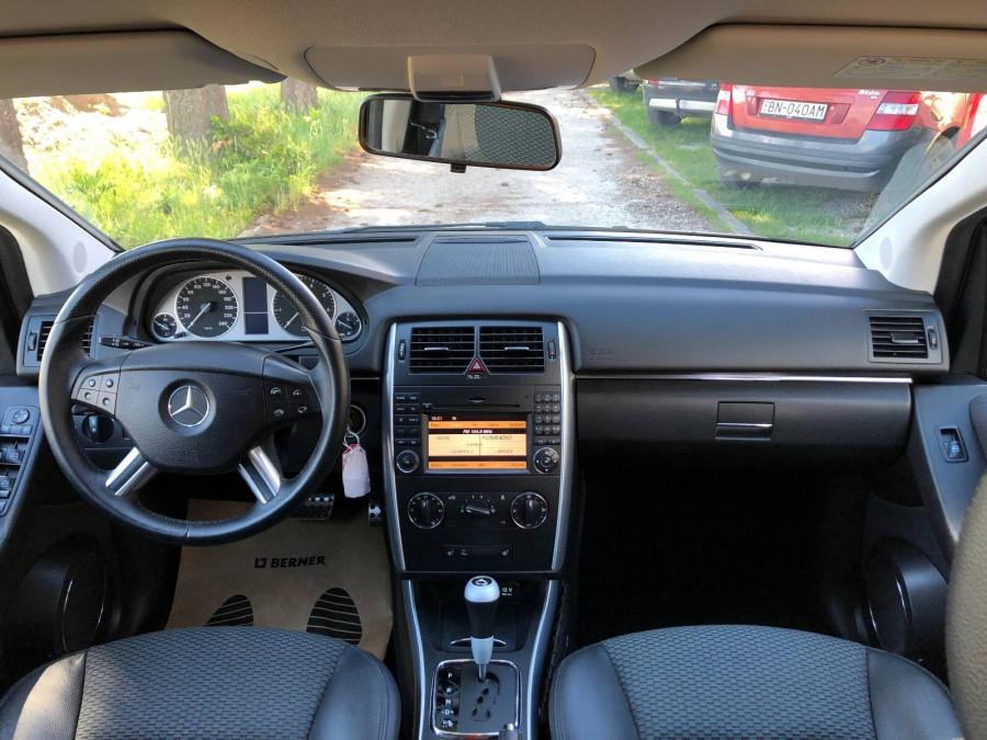 Mercedes Benz B 200 Automat •STANDARD•  Navigácia → sezónne prezutie