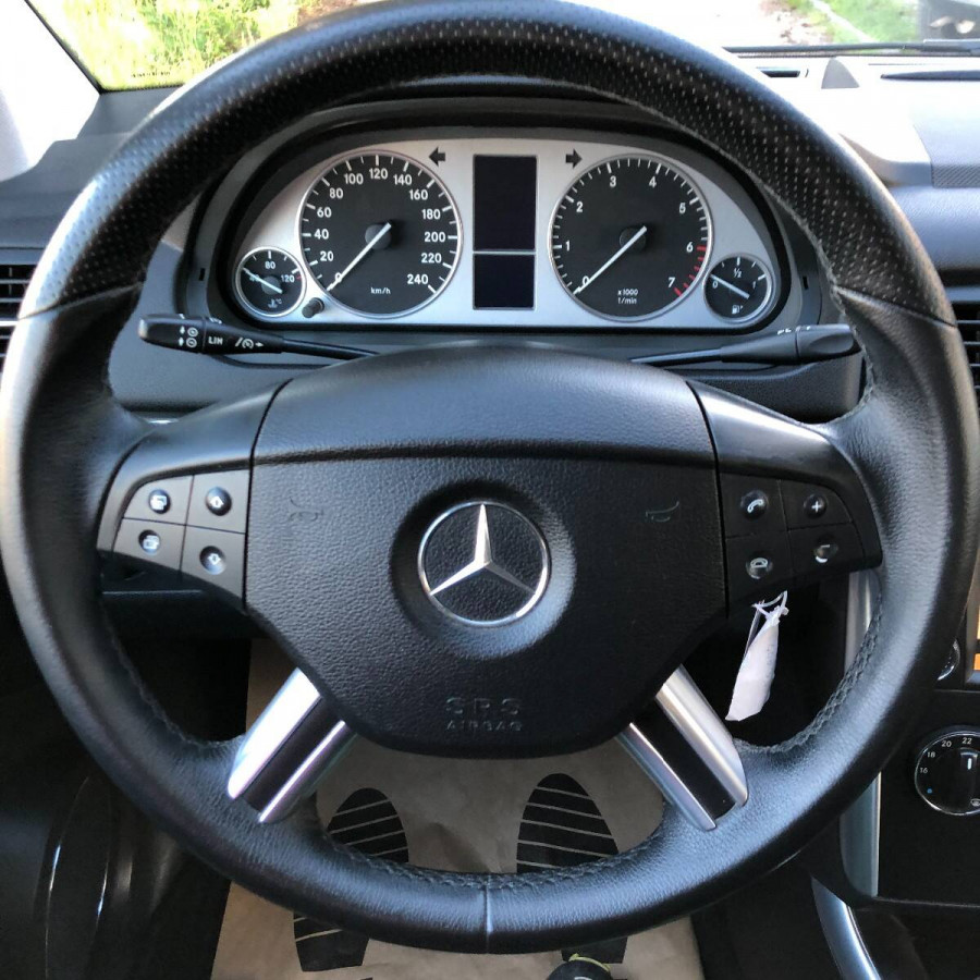 Mercedes Benz B 200 Automat •STANDARD•  Navigácia → sezónne prezutie