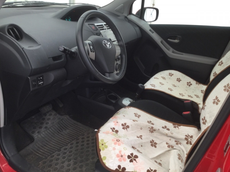 Toyota Yaris 1.3 VVT-i Automat • SOL•  sezónne prezutie 