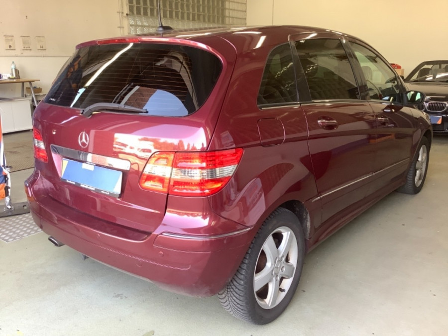 Mercedes Benz B 200 Automat •SPORT•  2007 BI-xenón → cúvacie senzory 