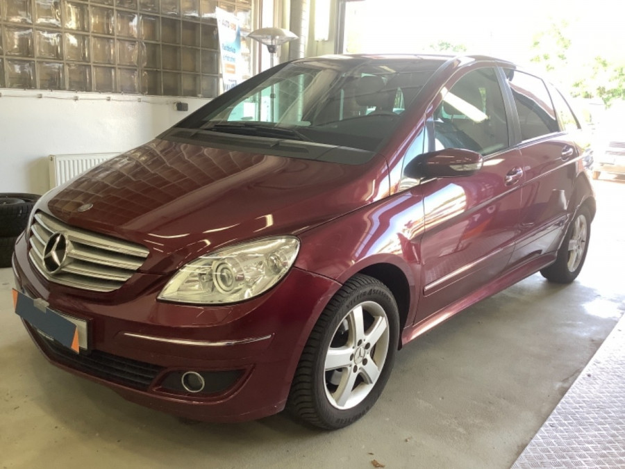 Mercedes Benz B 200 Automat •SPORT•  2007 BI-xenón → cúvacie senzory 