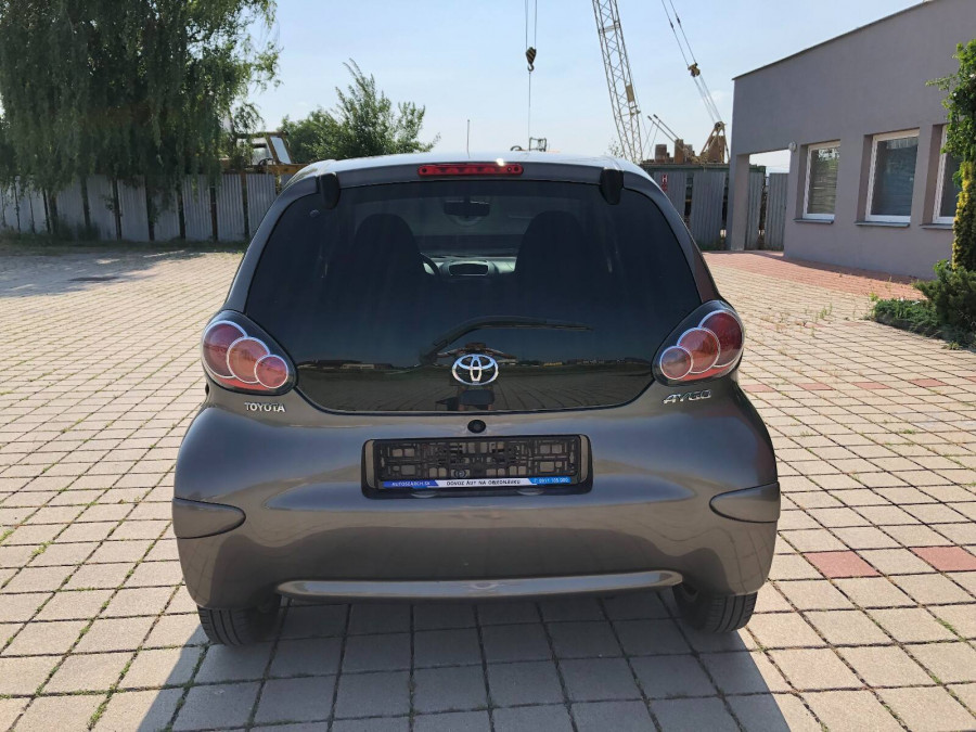 Toyota Aygo 1.0 Automat •ACTIVE• 2013 1.majiteľ → sezónne prezutie