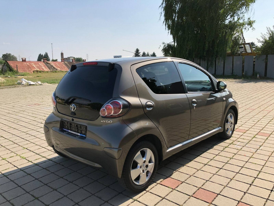 Toyota Aygo 1.0 Automat •ACTIVE• 2013 1.majiteľ → sezónne prezutie