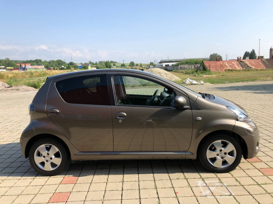 Toyota Aygo 1.0 Automat •ACTIVE• 2013 1.majiteľ → sezónne prezutie