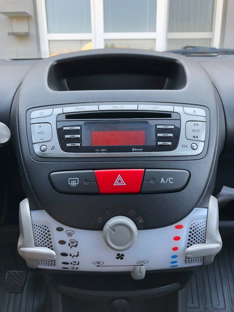 Toyota Aygo 1.0 Automat •ACTIVE• 2013 1.majiteľ → sezónne prezutie