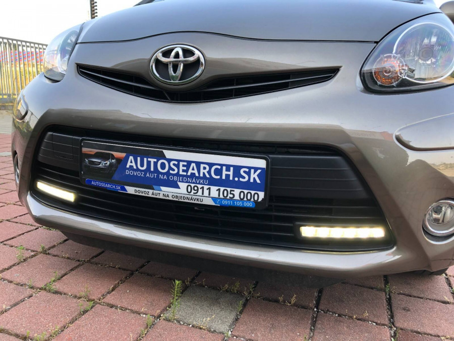 Toyota Aygo 1.0 Automat •ACTIVE• 2013 1.majiteľ → sezónne prezutie