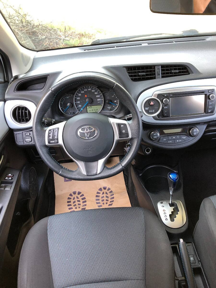 Toyota Yaris 1.5 Automat •HYBRID•  LIFE 2014 Kamera 