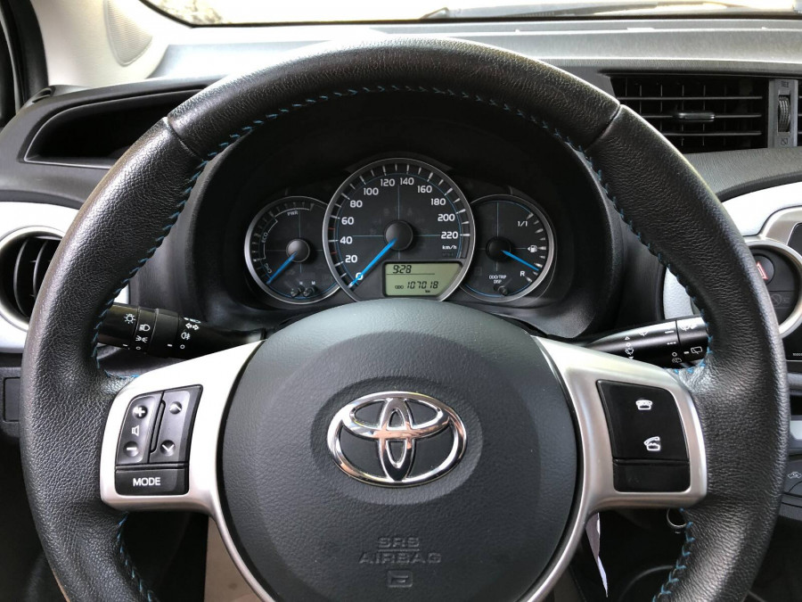 Toyota Yaris 1.5 Automat •HYBRID•  LIFE 2014 Kamera 