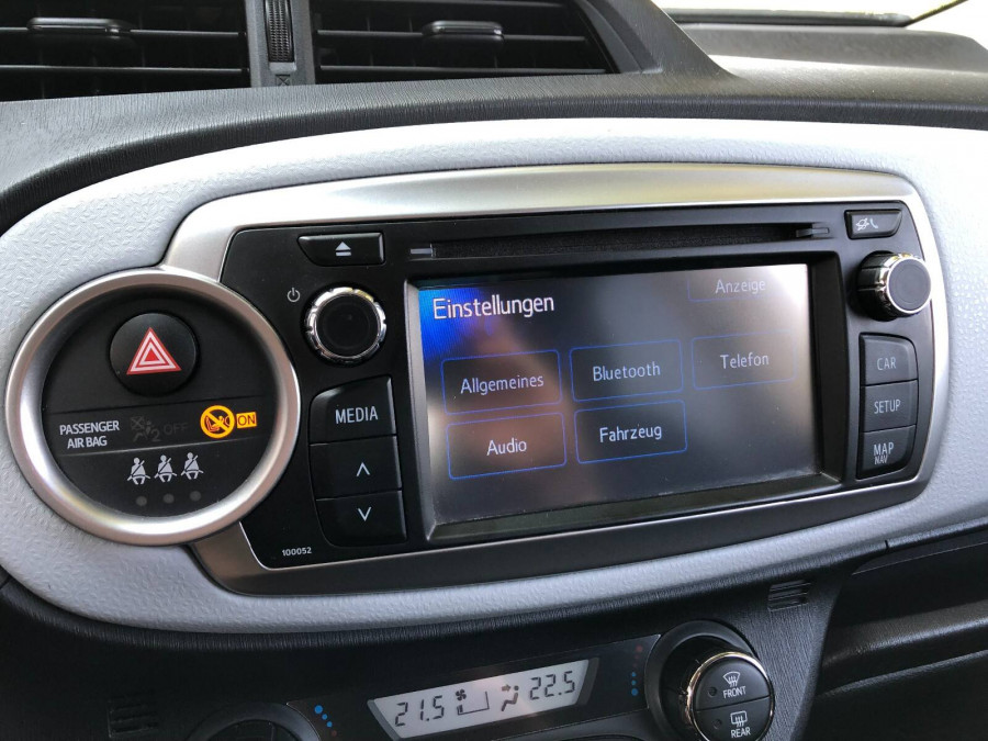 Toyota Yaris 1.5 Automat •HYBRID•  LIFE 2014 Kamera 